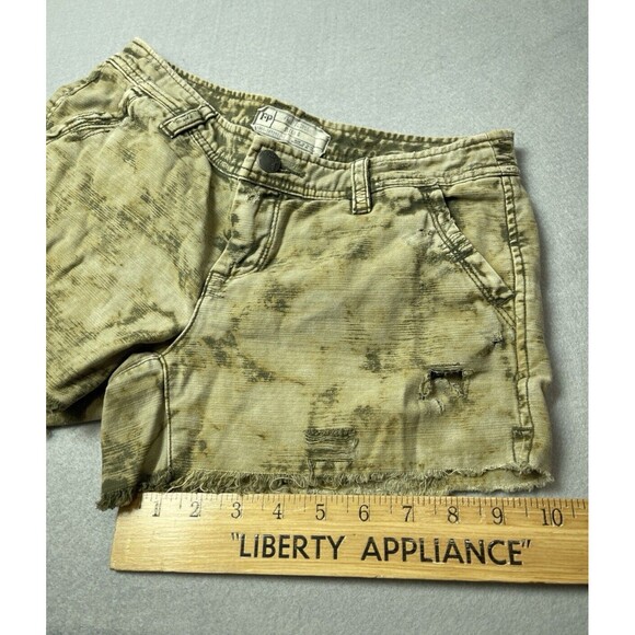 Free People Shorts Women's 0 Jeans Distressed Cut Off Acid Wash Grunge Waist 28 - Picture 9 of 11